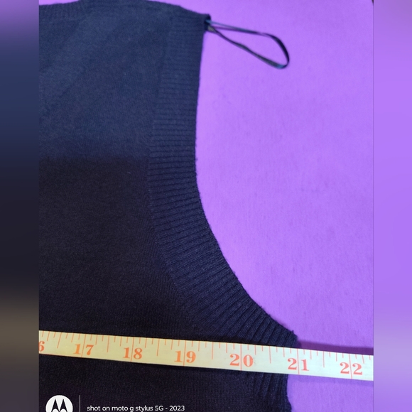 Cyrus Navy Blue Sweater Vest Size Medium Extremely Soft! - Picture 10 of 13